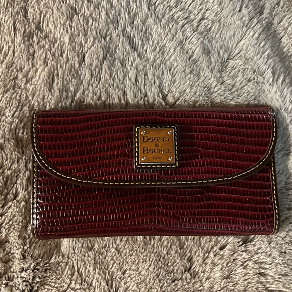 Dooney & Bourke Maroon Embossed Lizard Envelope Wallet - Picture 1 of 4